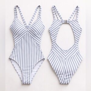 Cupshe Grey & White Striped One-Piece Swimsuit | Size Medium